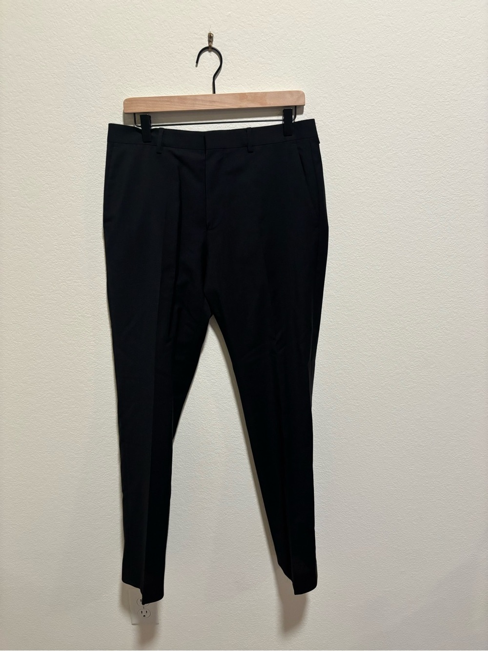 Hugo Boss Black Slim Dress Pants men’s 38R waist is 33